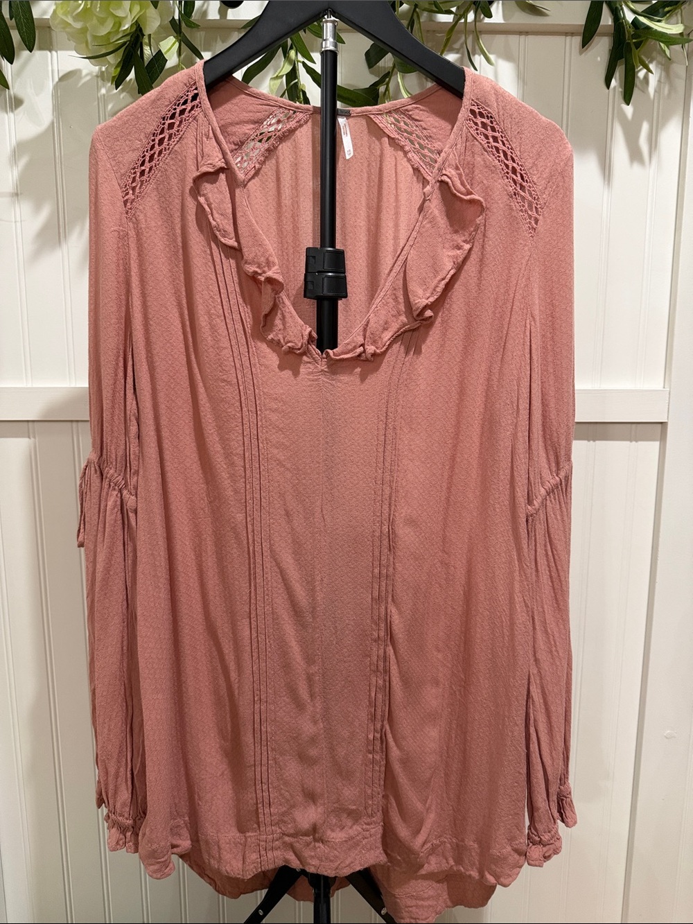 #1036 FREE PEOPLE Dusty Rose Mauve Ruffle V‑Neck Tunic